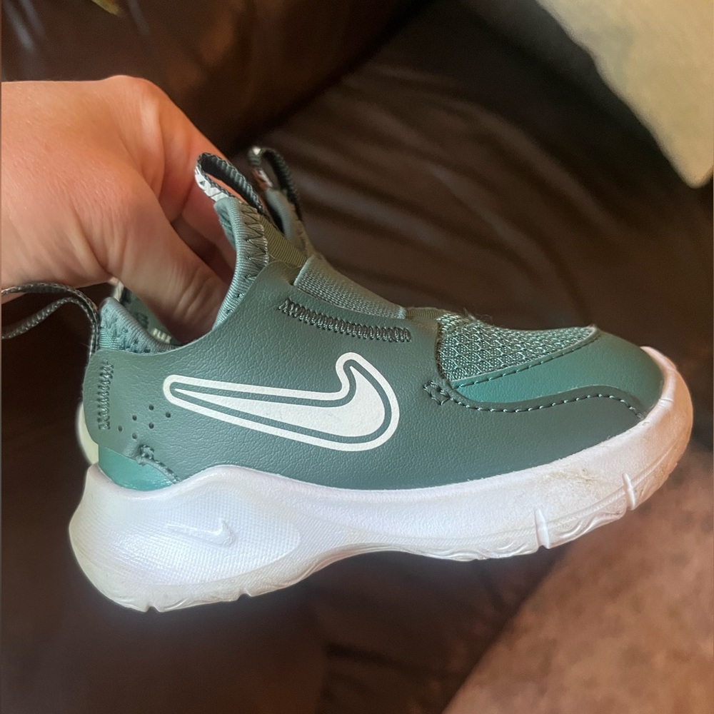 Nike Toddler Green Slip-On Sneakers
